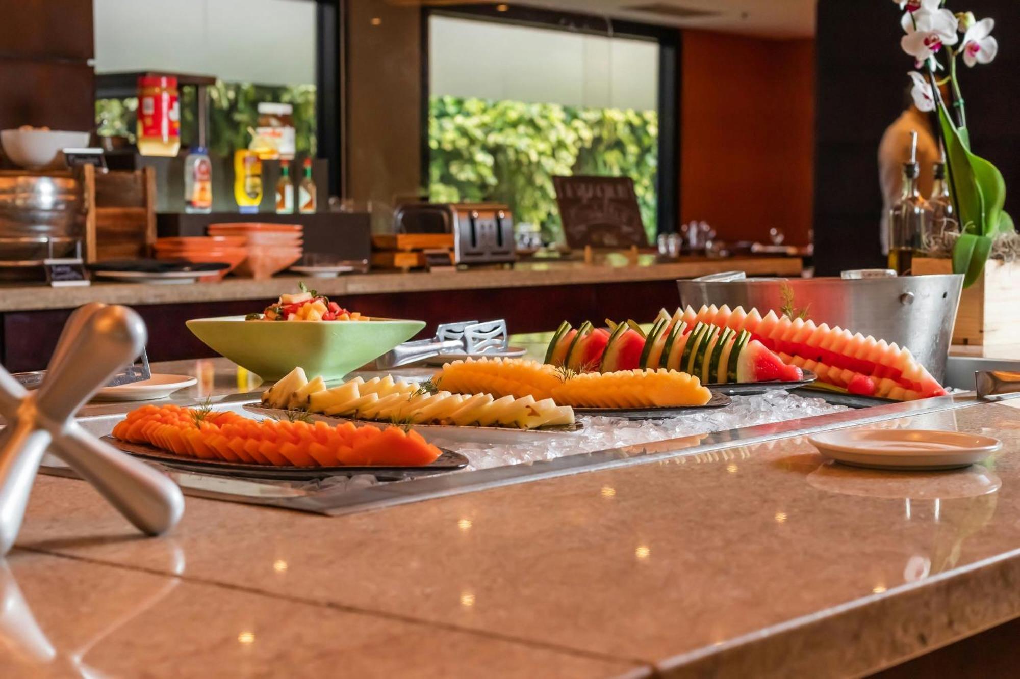 Renaissance Caracas La Castellana Hotel Екстериор снимка