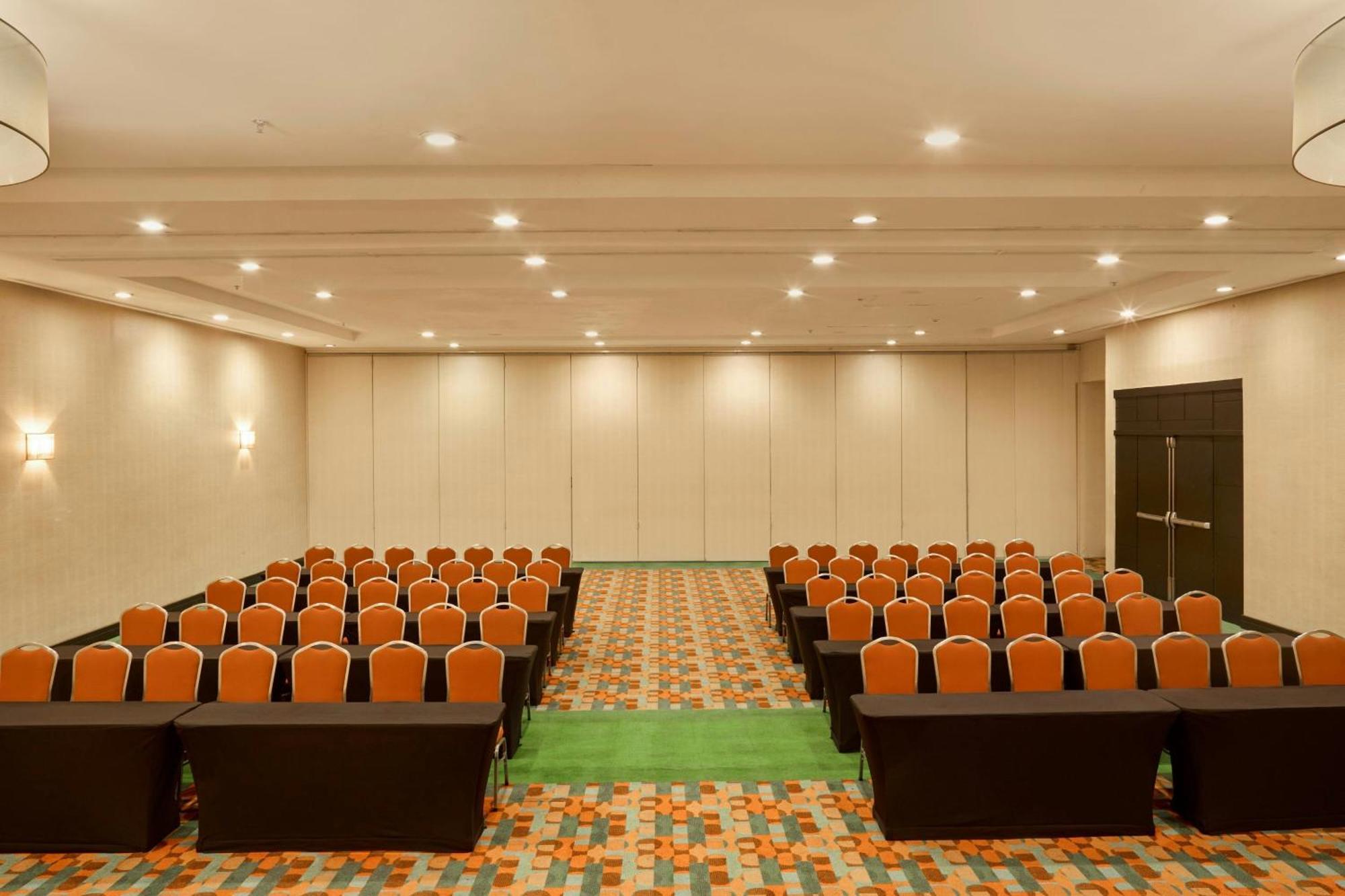 Renaissance Caracas La Castellana Hotel Екстериор снимка