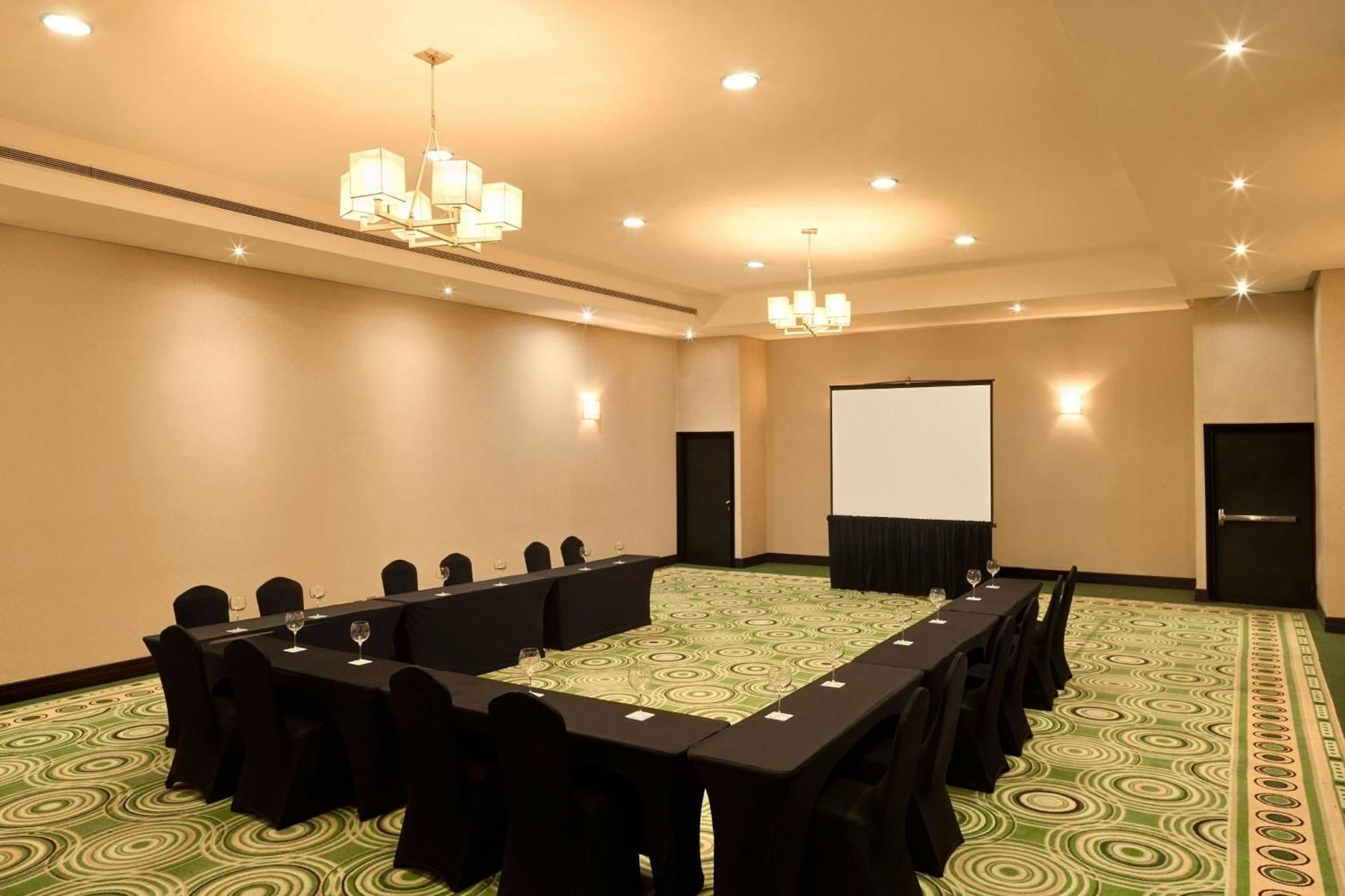 Renaissance Caracas La Castellana Hotel Екстериор снимка
