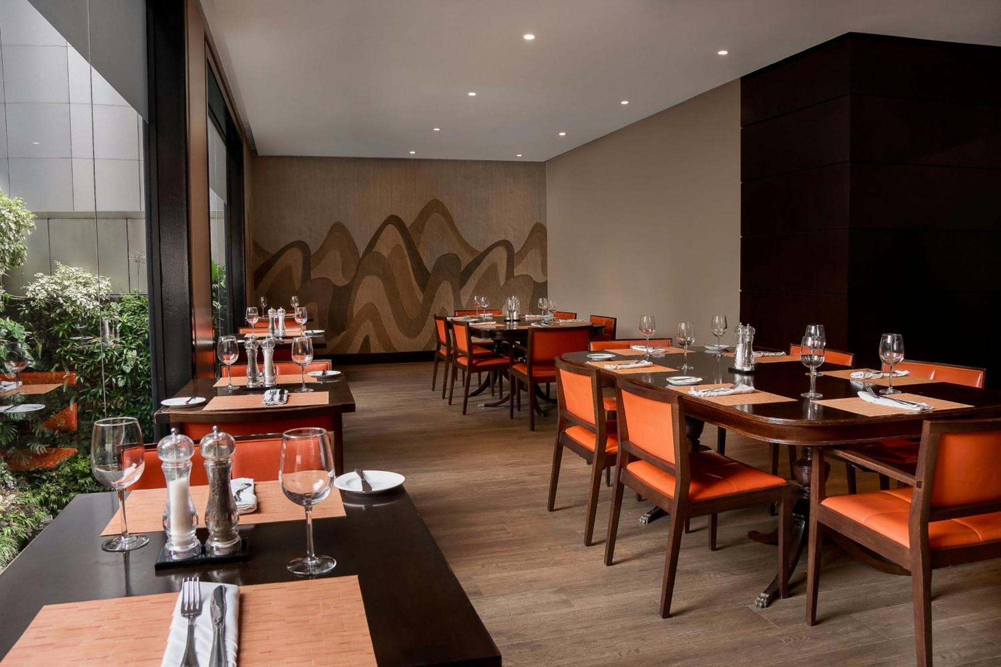 Renaissance Caracas La Castellana Hotel Екстериор снимка