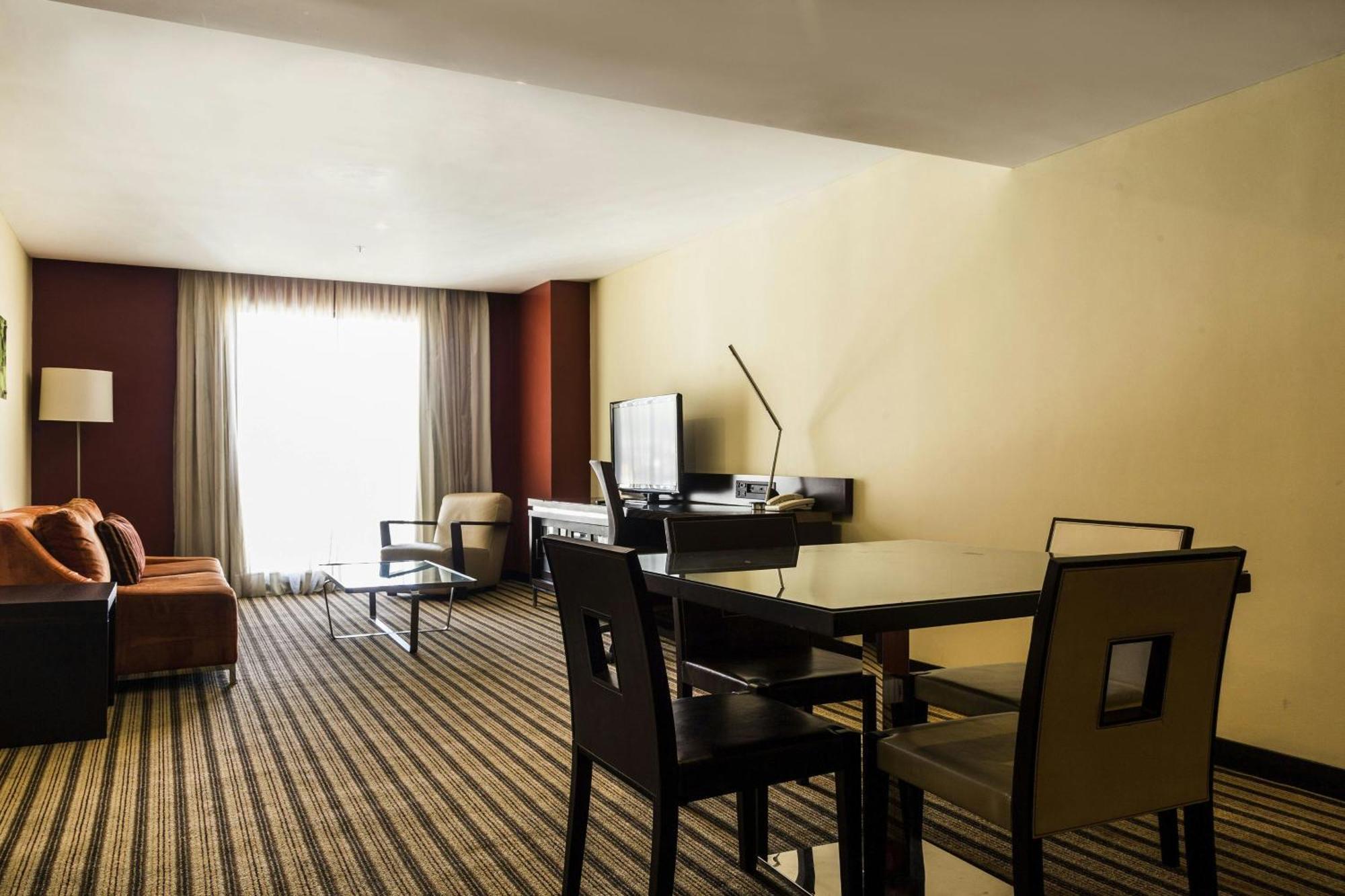 Renaissance Caracas La Castellana Hotel Екстериор снимка